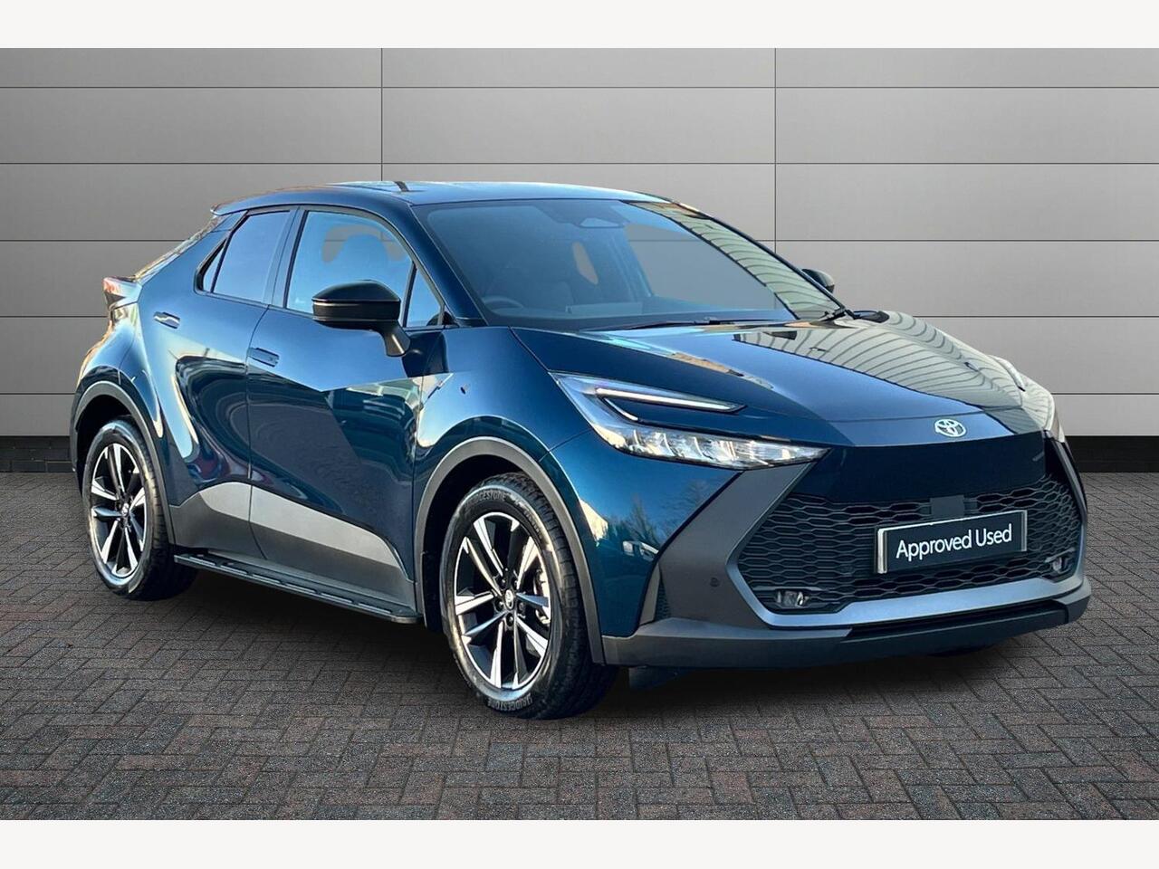 Main listing image - Toyota C-HR