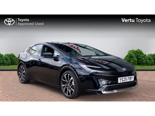 Main listing image - Toyota Prius Plug-In