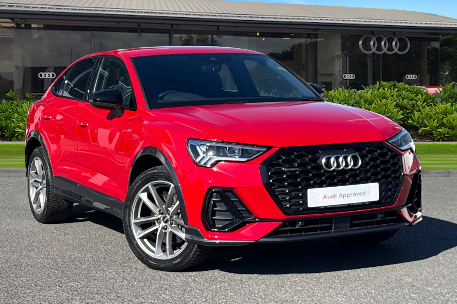Main listing image - Audi Q3