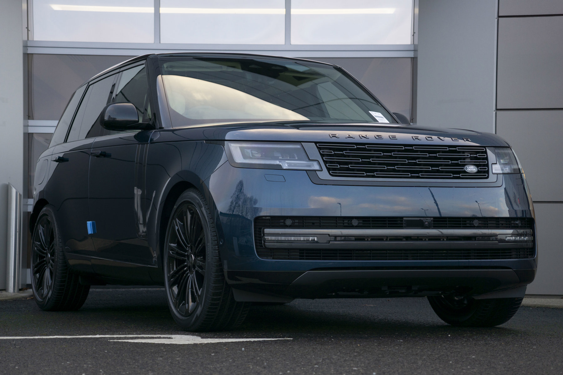 Main listing image - Land Rover Range Rover