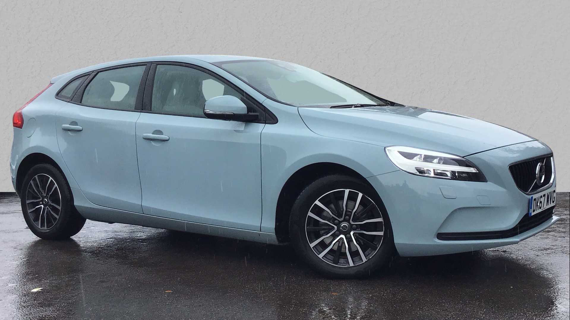 Main listing image - Volvo V40