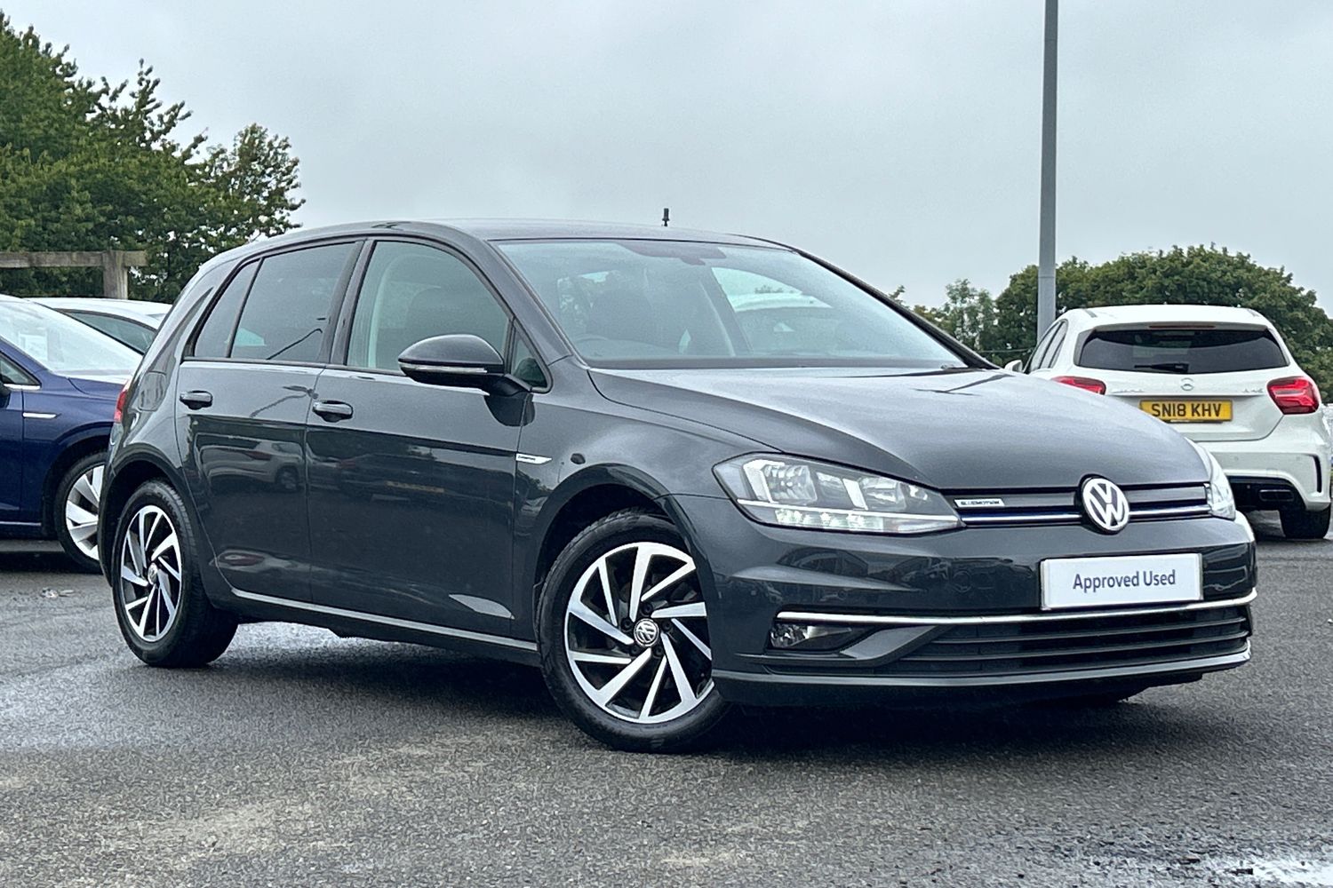 Main listing image - Volkswagen Golf