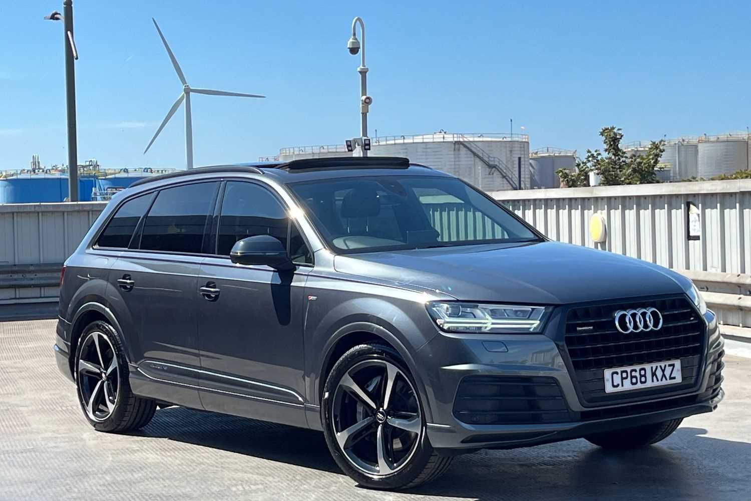 Main listing image - Audi Q7