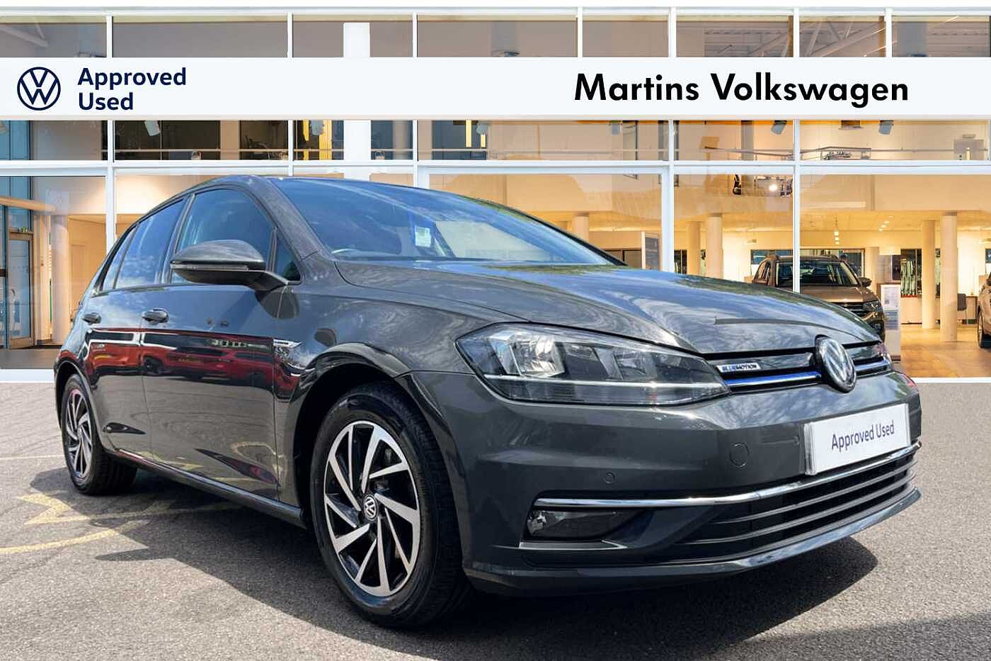 Main listing image - Volkswagen Golf