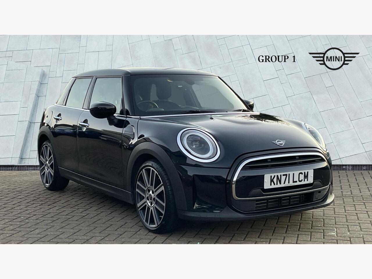 Main listing image - MINI Hatchback 5dr