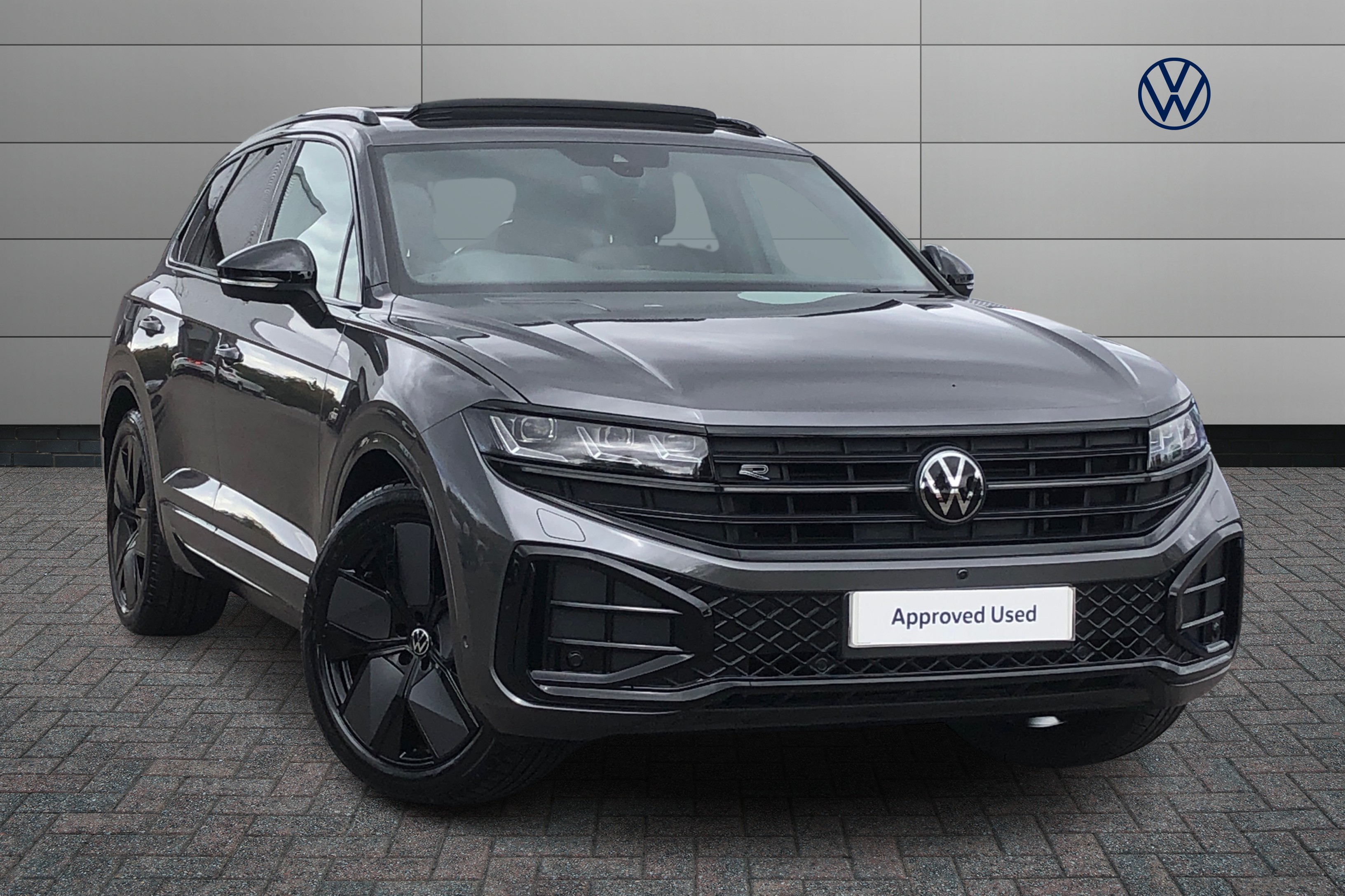 Main listing image - Volkswagen Touareg