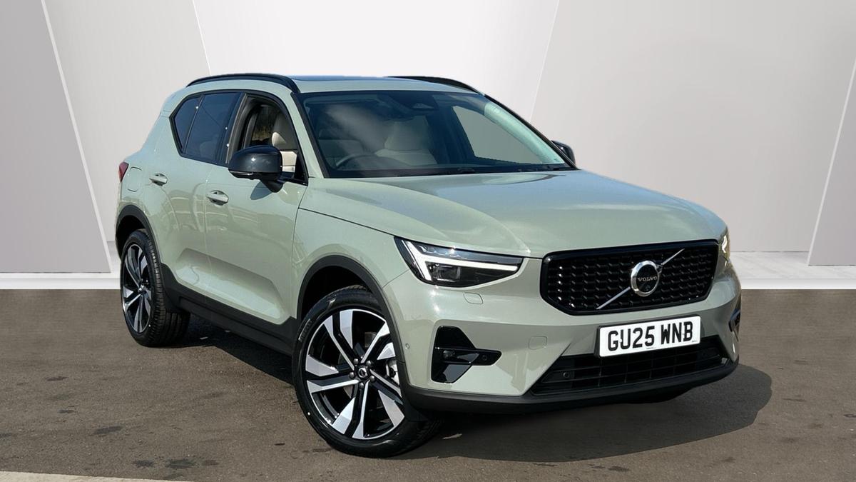 Main listing image - Volvo XC40