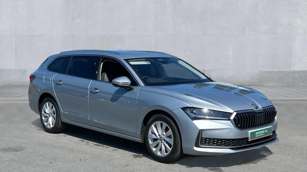 Main listing image - Skoda Superb Estate