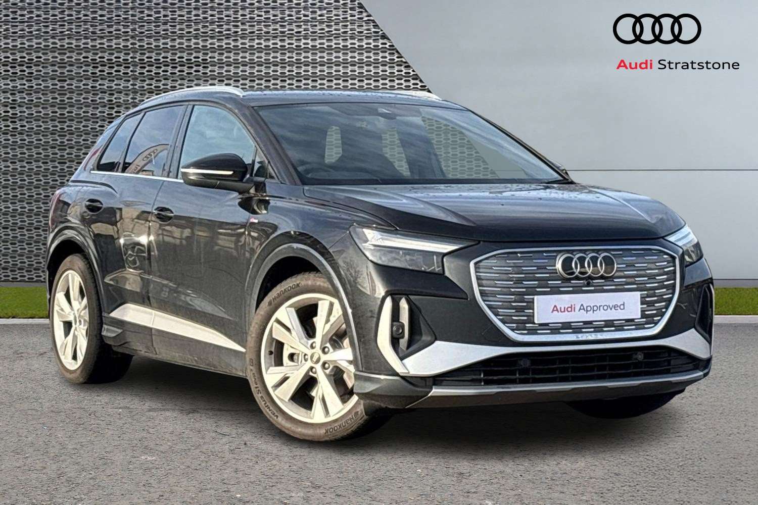 Main listing image - Audi Q4