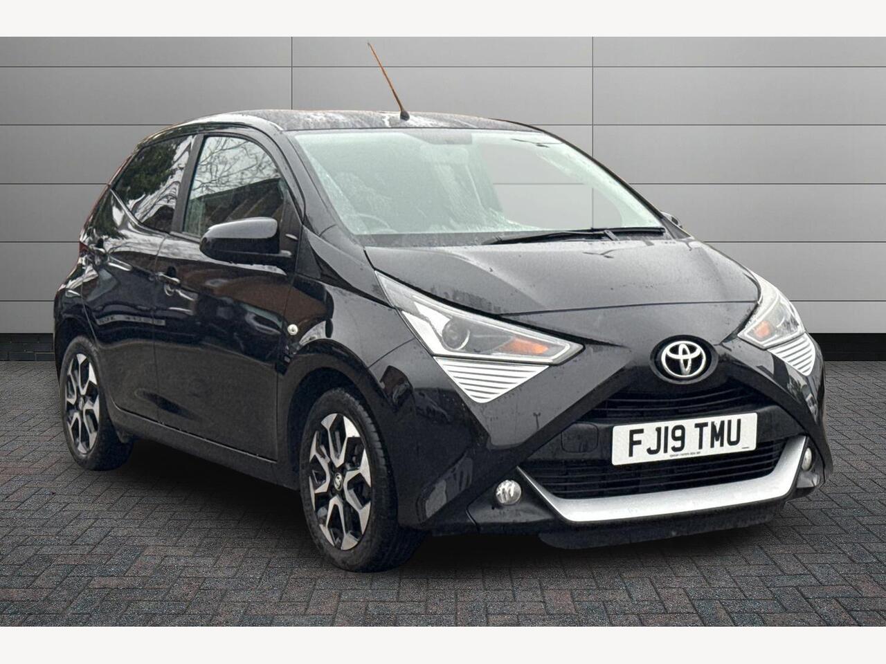 Main listing image - Toyota Aygo
