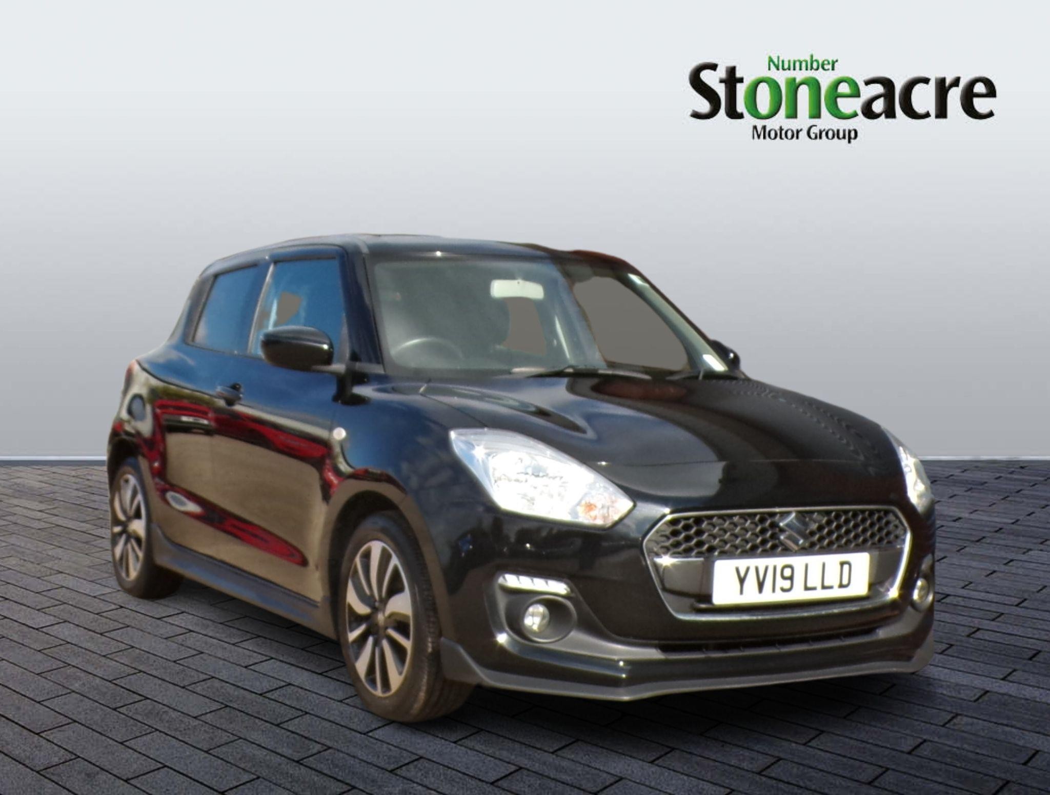 Main listing image - Suzuki Swift