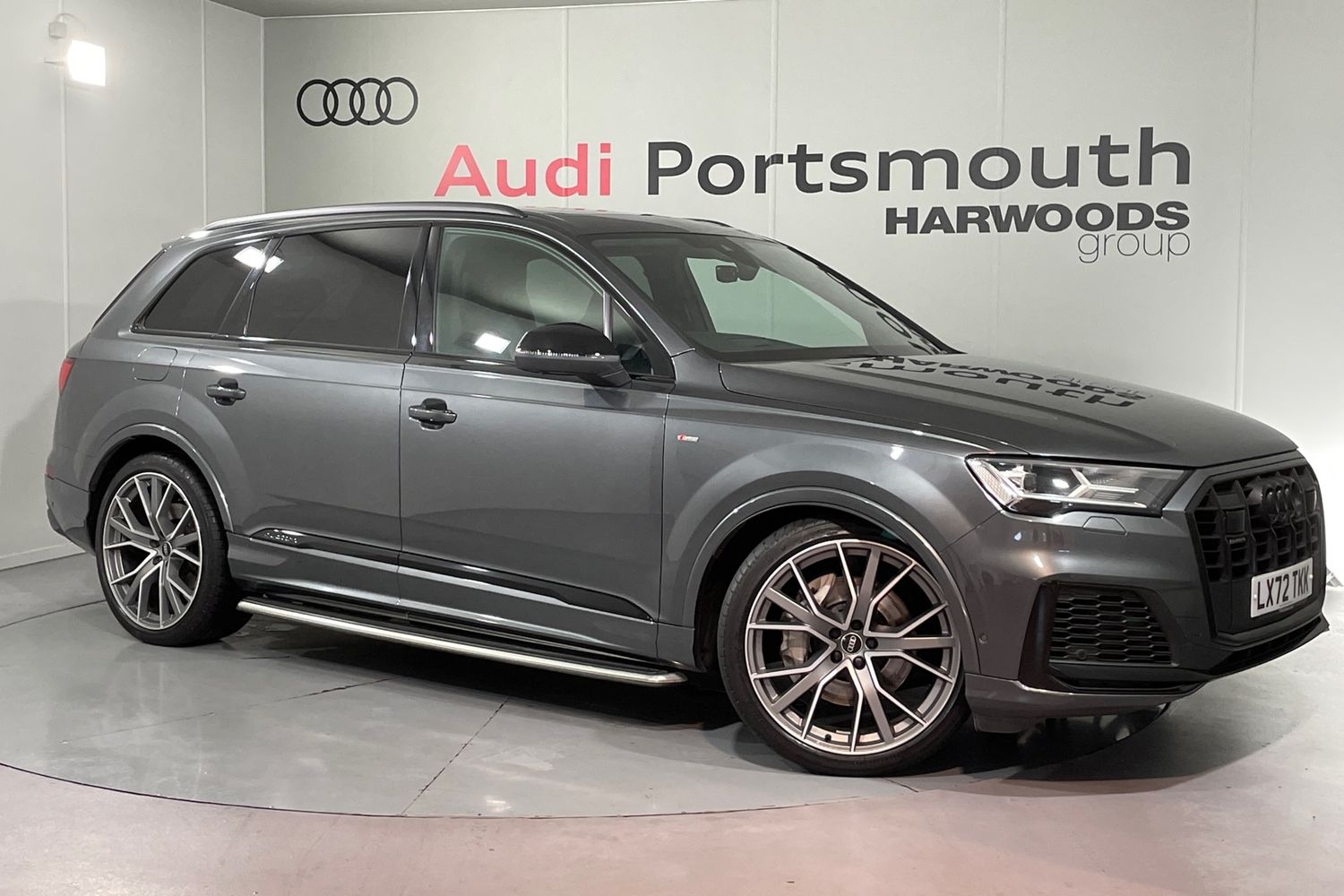 Main listing image - Audi Q7