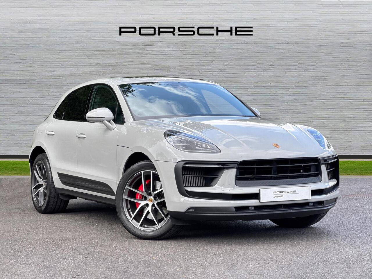Main listing image - Porsche Macan