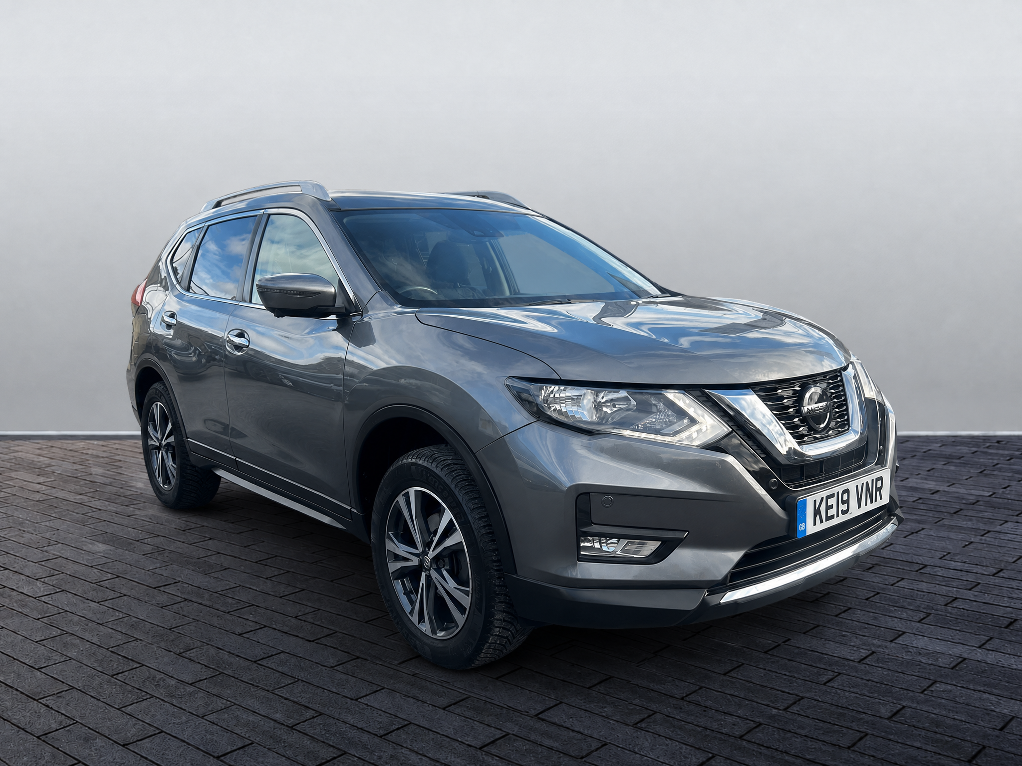 Main listing image - Nissan X-Trail