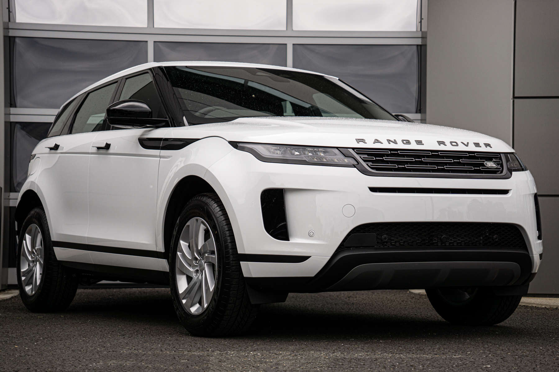 Main listing image - Land Rover Range Rover Evoque