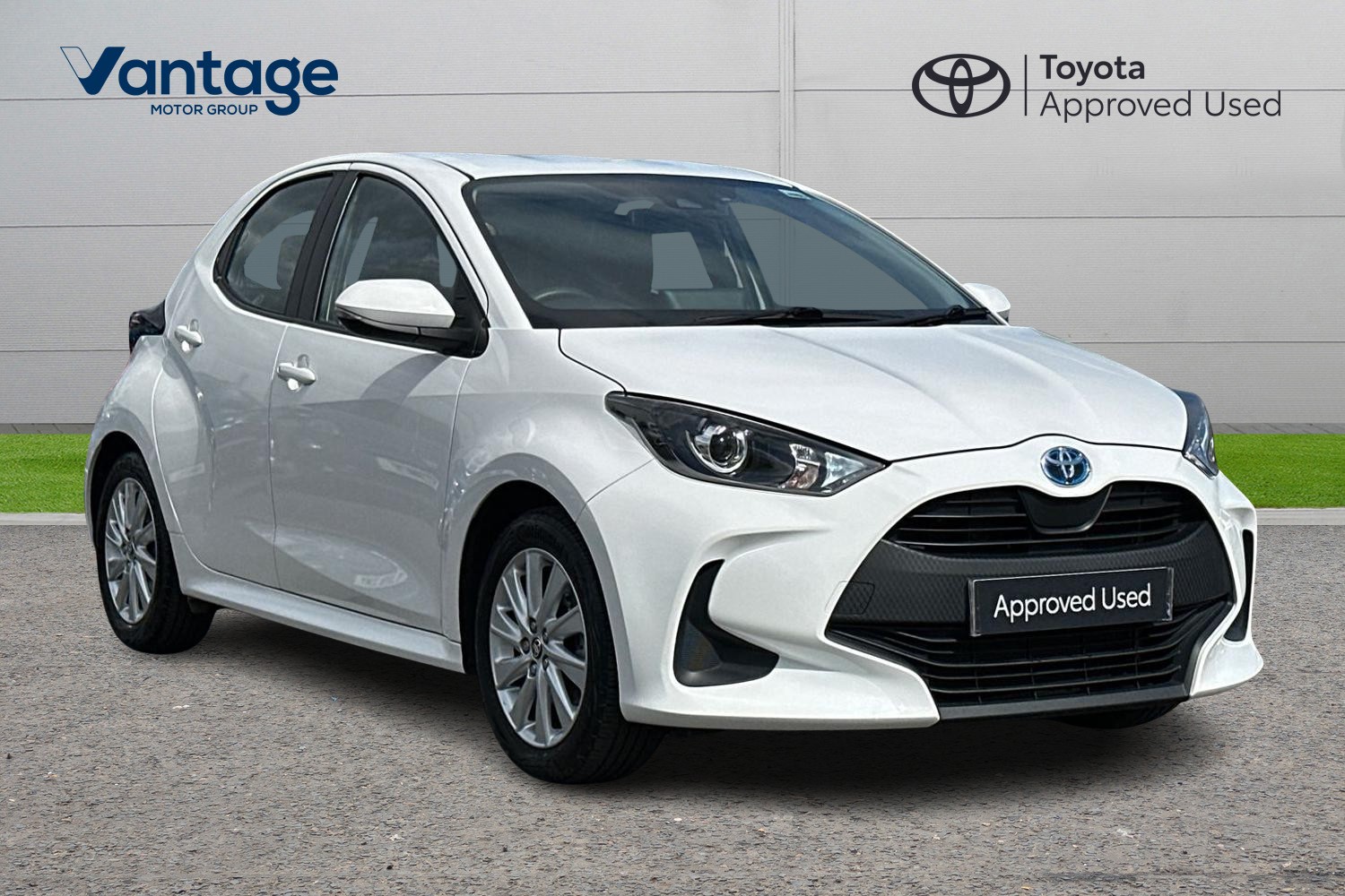 Main listing image - Toyota Yaris