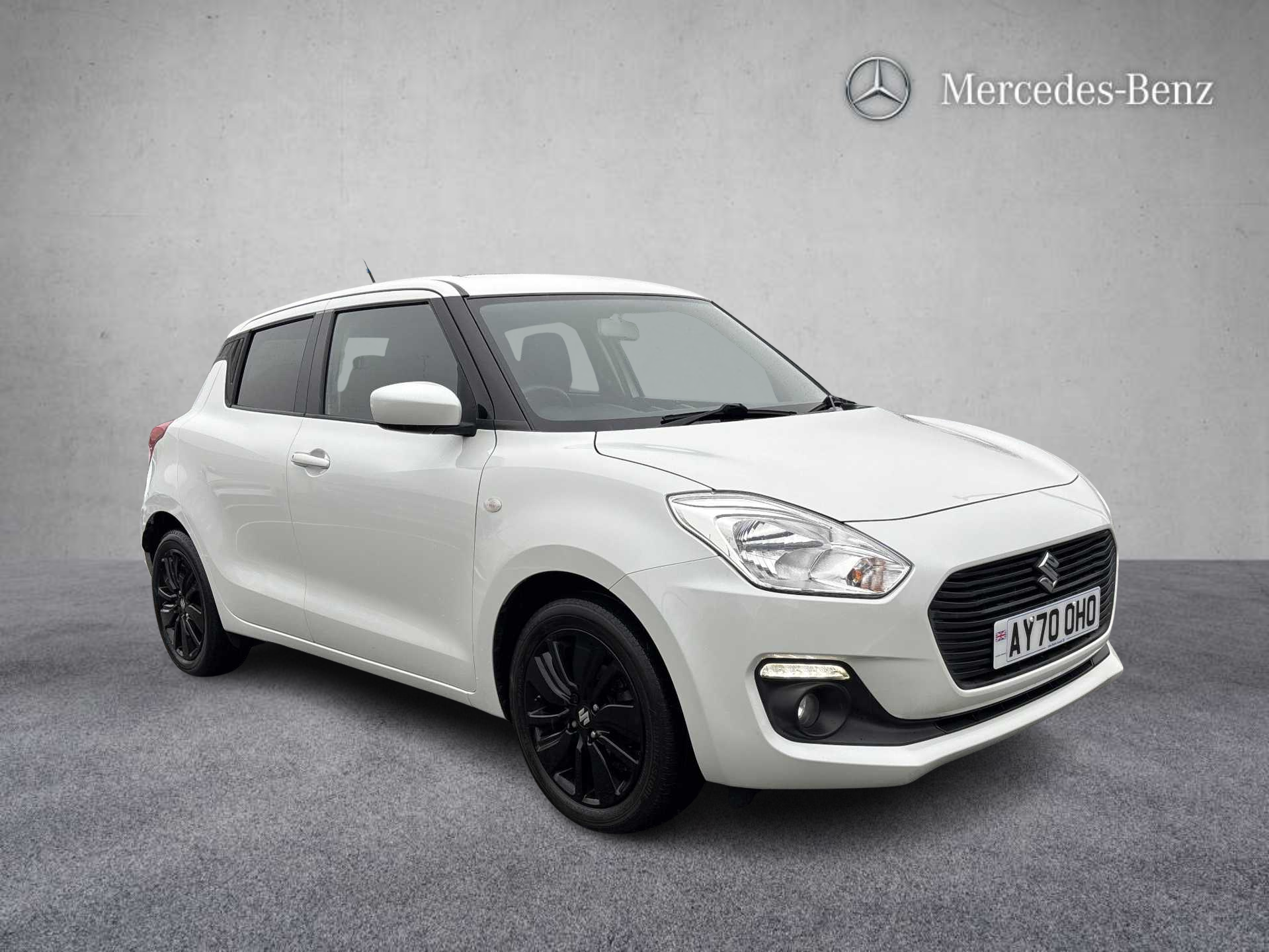 Main listing image - Suzuki Swift