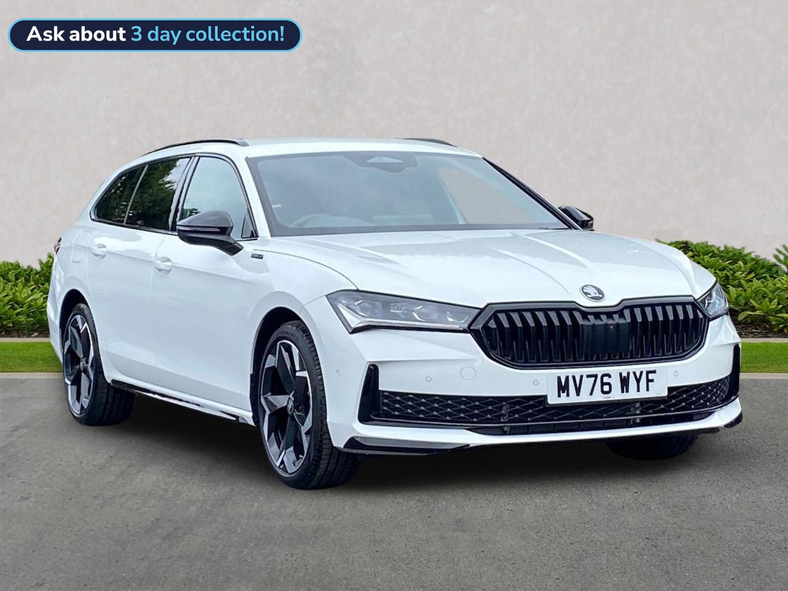 Main listing image - Skoda Superb