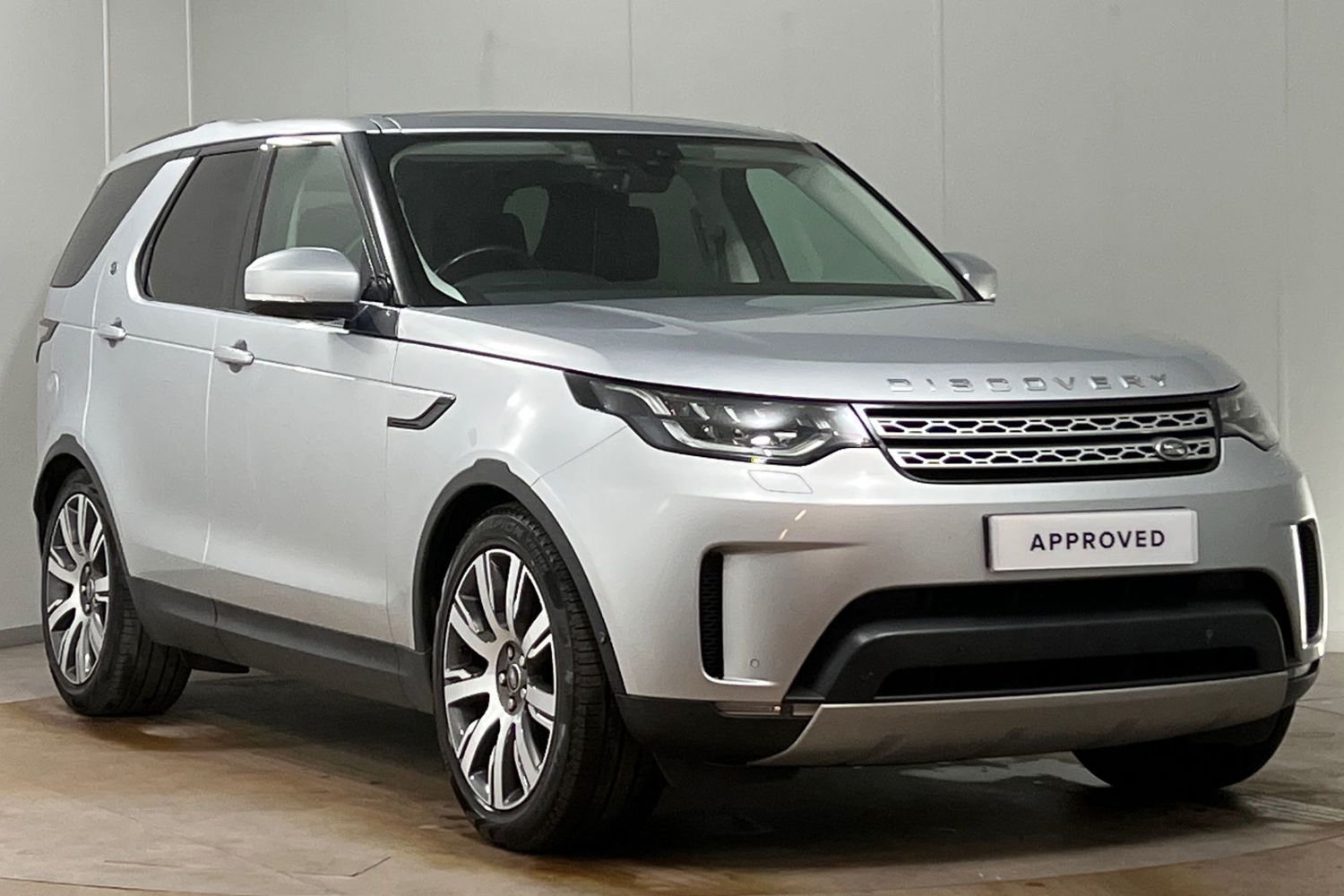 Main listing image - Land Rover Discovery