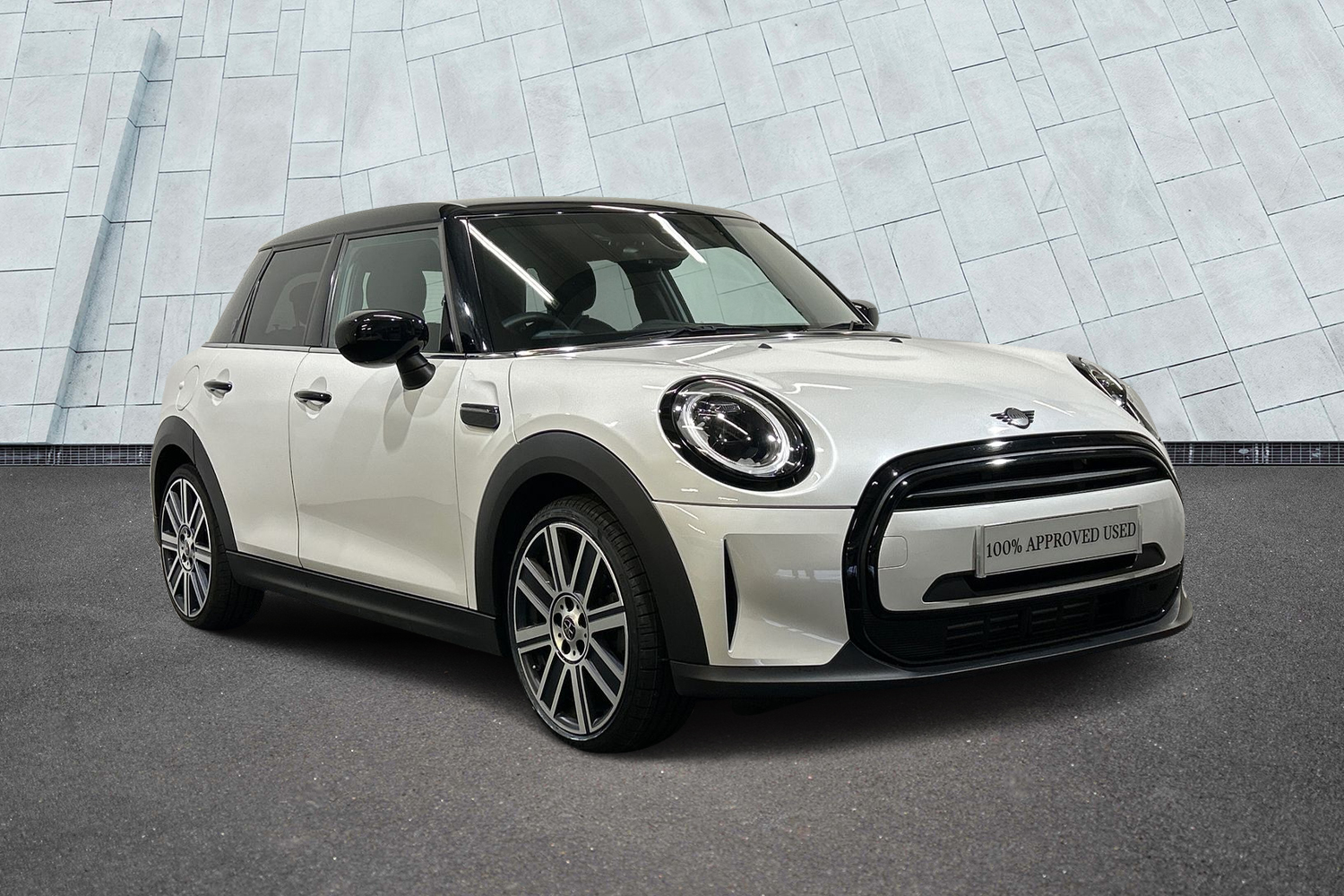 Main listing image - MINI Hatchback 5dr