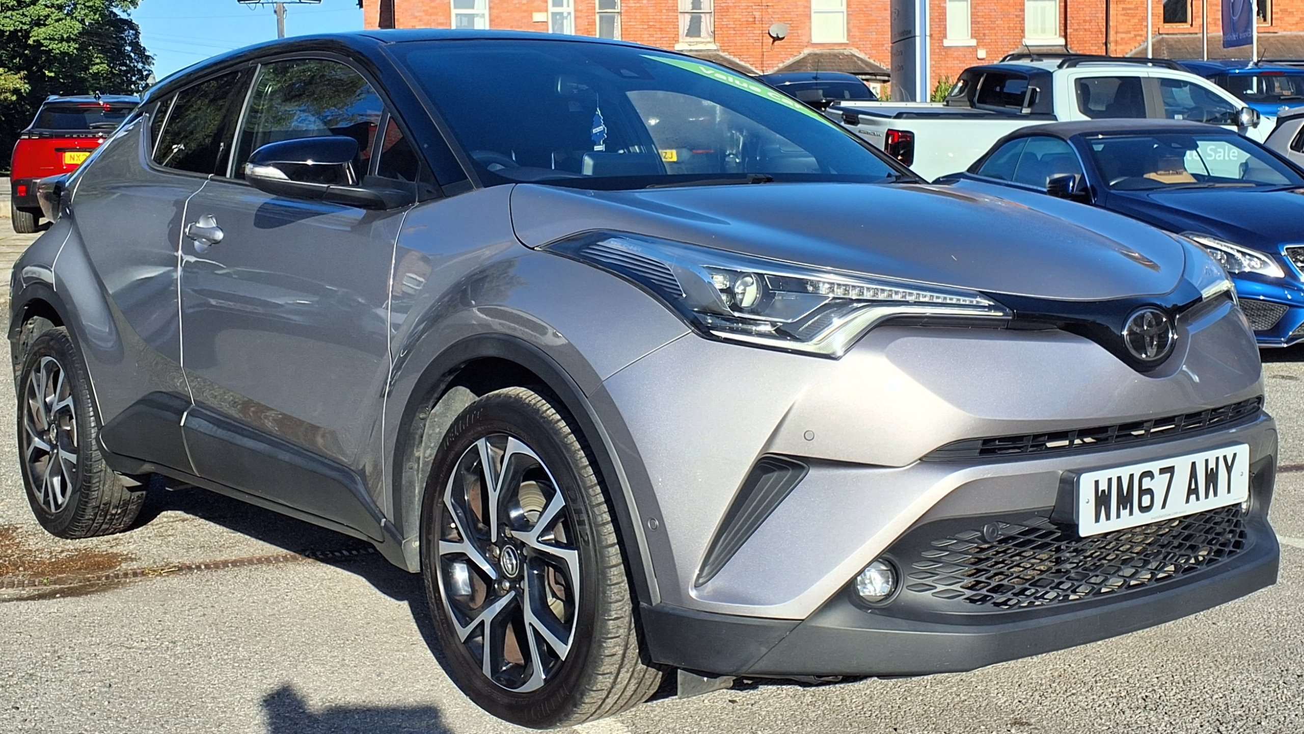 Main listing image - Toyota C-HR