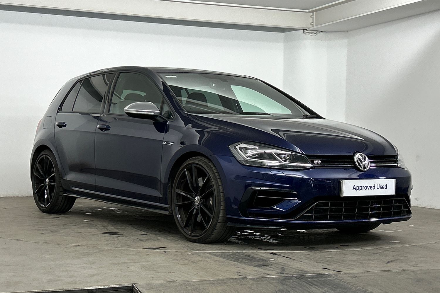 Main listing image - Volkswagen Golf R
