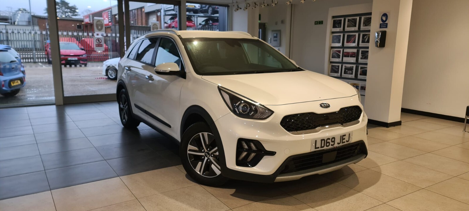 Main listing image - Kia Niro