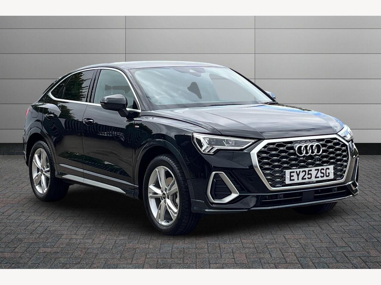 Main listing image - Audi Q3