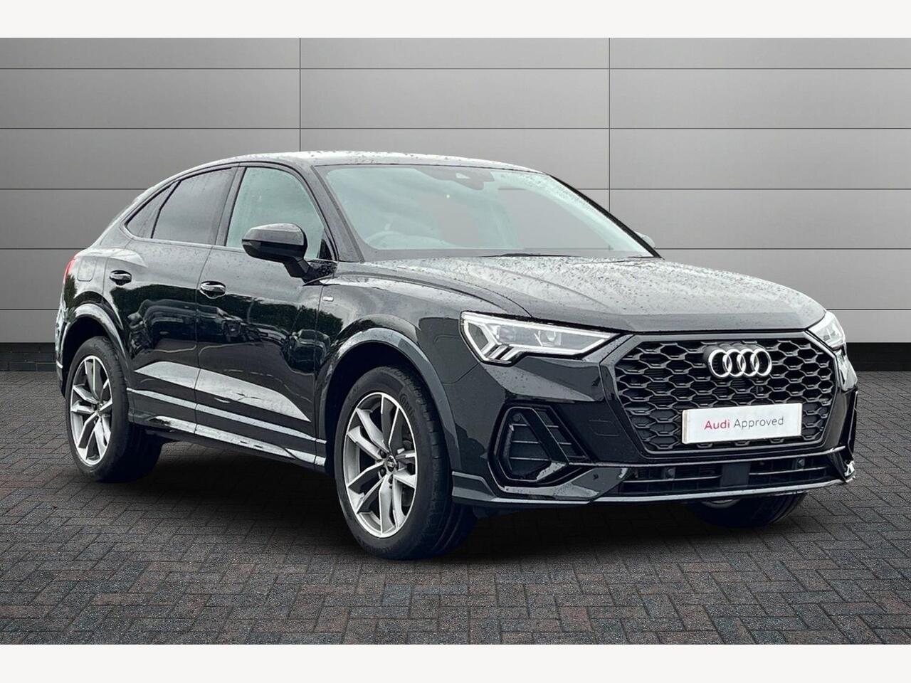 Main listing image - Audi Q3