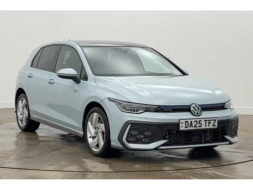 Main listing image - Volkswagen Golf GTE