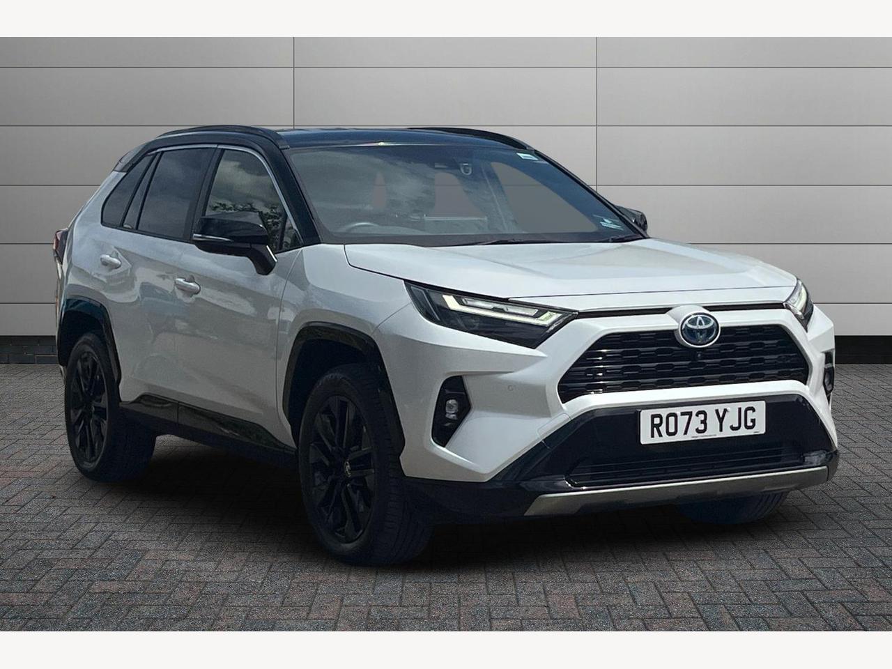 Main listing image - Toyota RAV4
