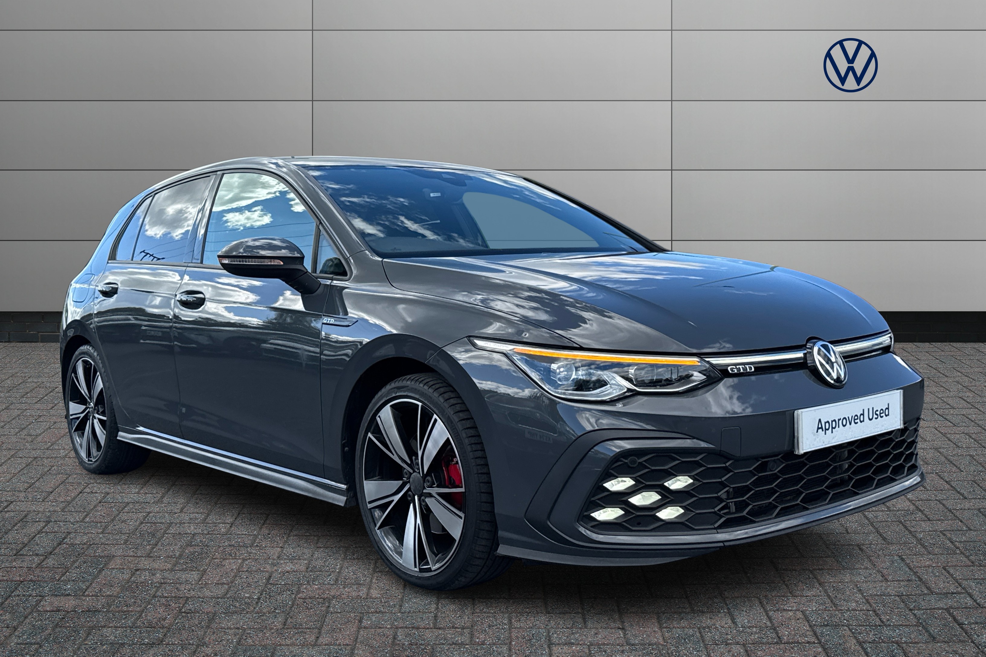 Main listing image - Volkswagen Golf
