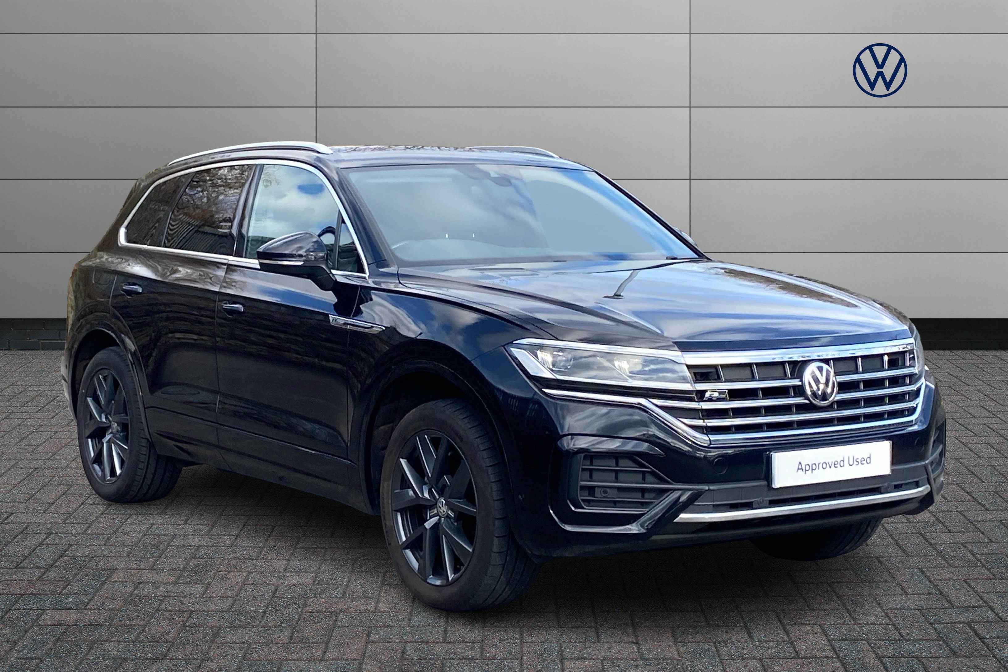 Main listing image - Volkswagen Touareg