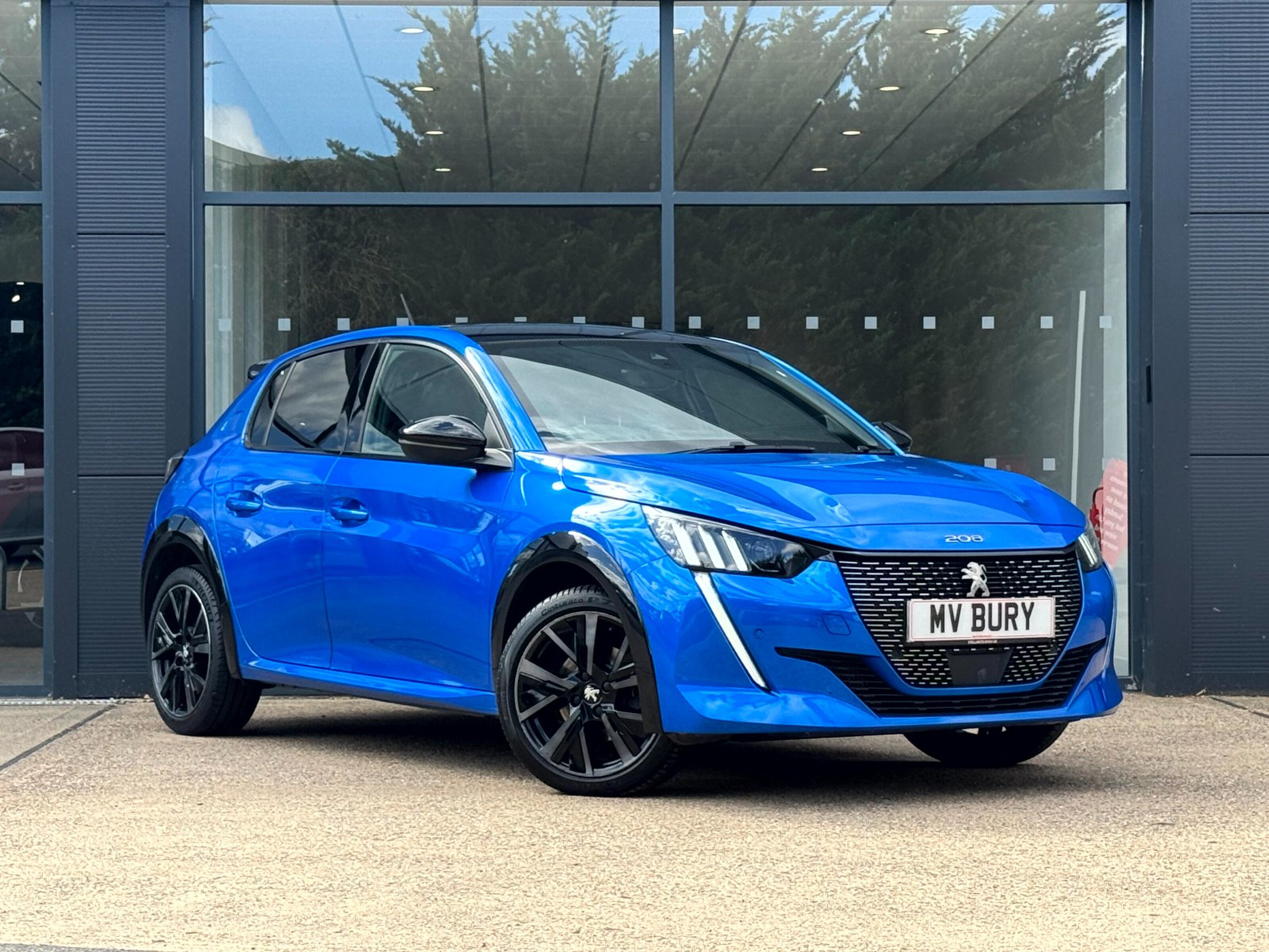 Main listing image - Peugeot 208
