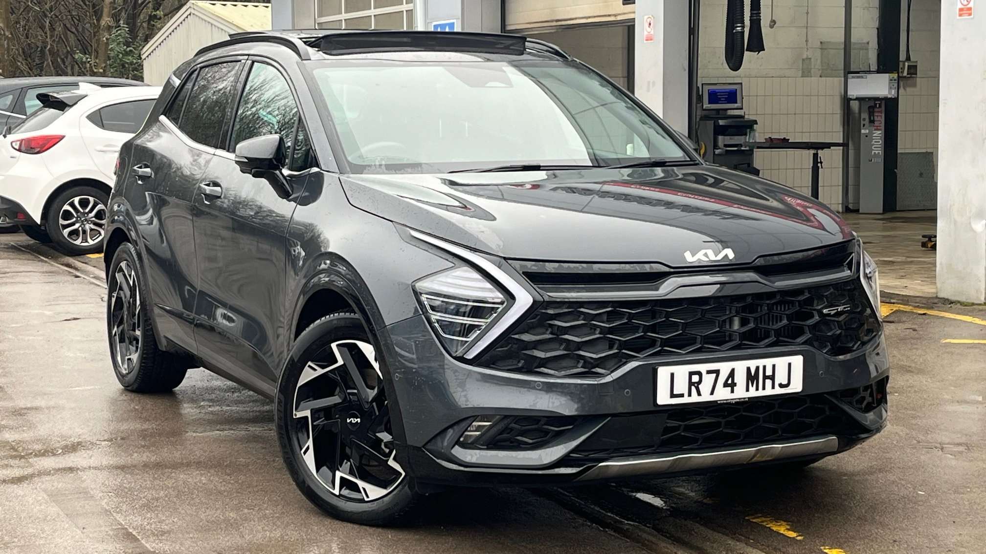 Main listing image - Kia Sportage