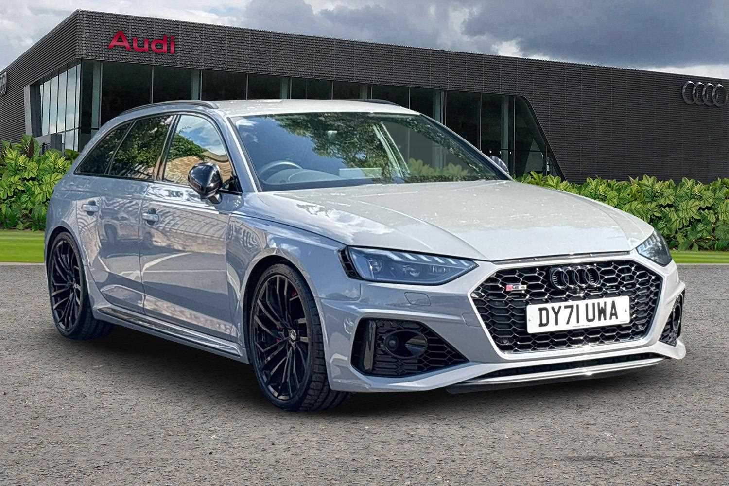 Main listing image - Audi RS4