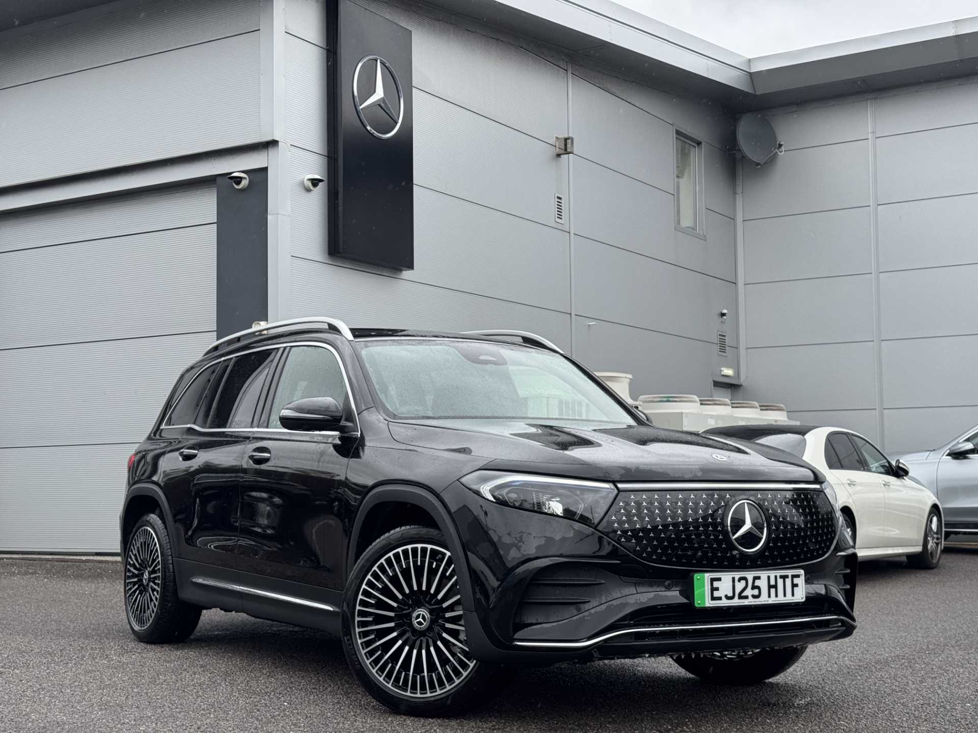 Main listing image - Mercedes-Benz EQB