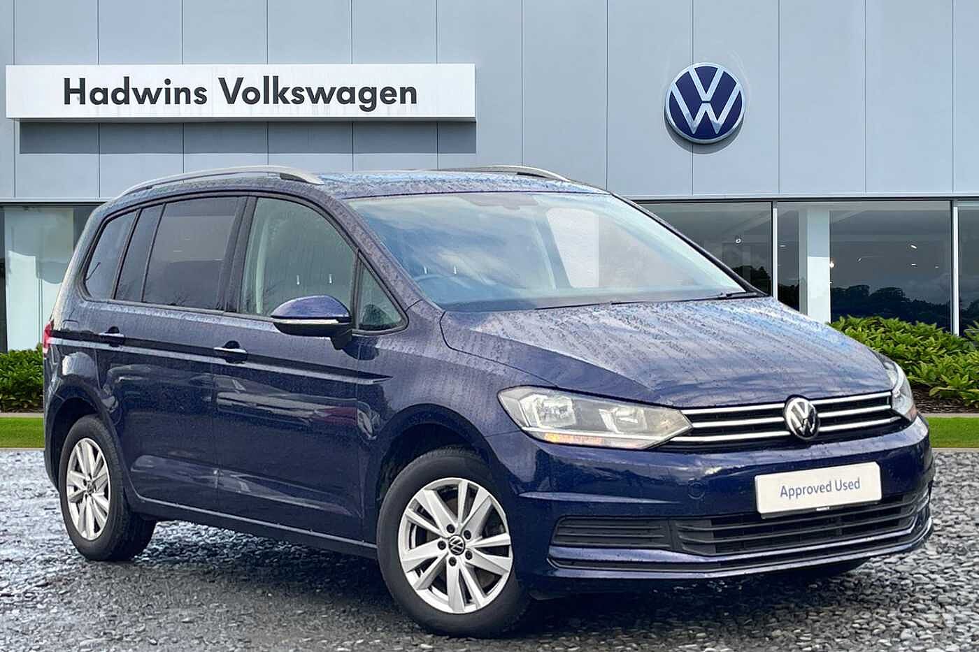 Main listing image - Volkswagen Touran