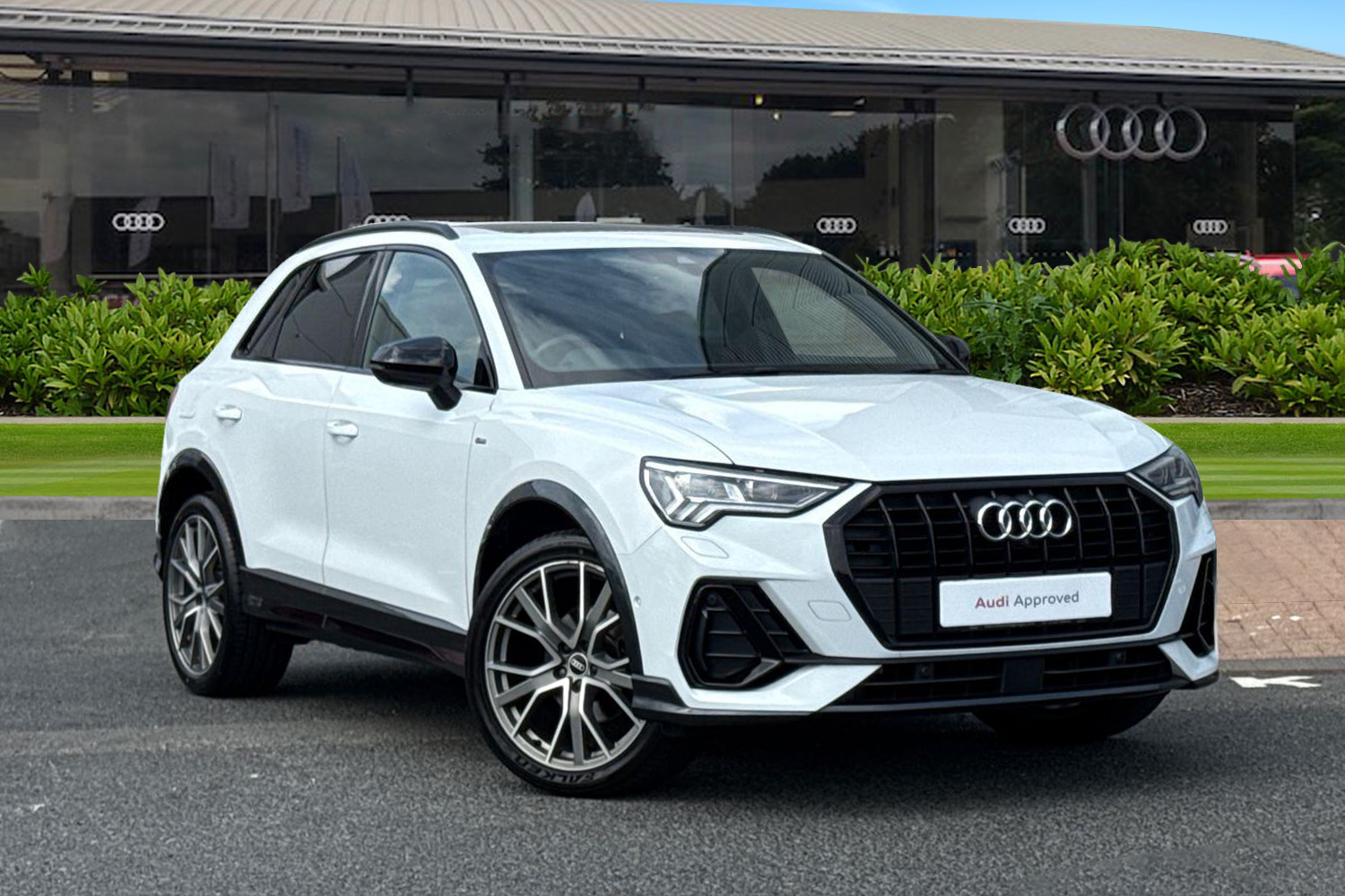 Main listing image - Audi Q3