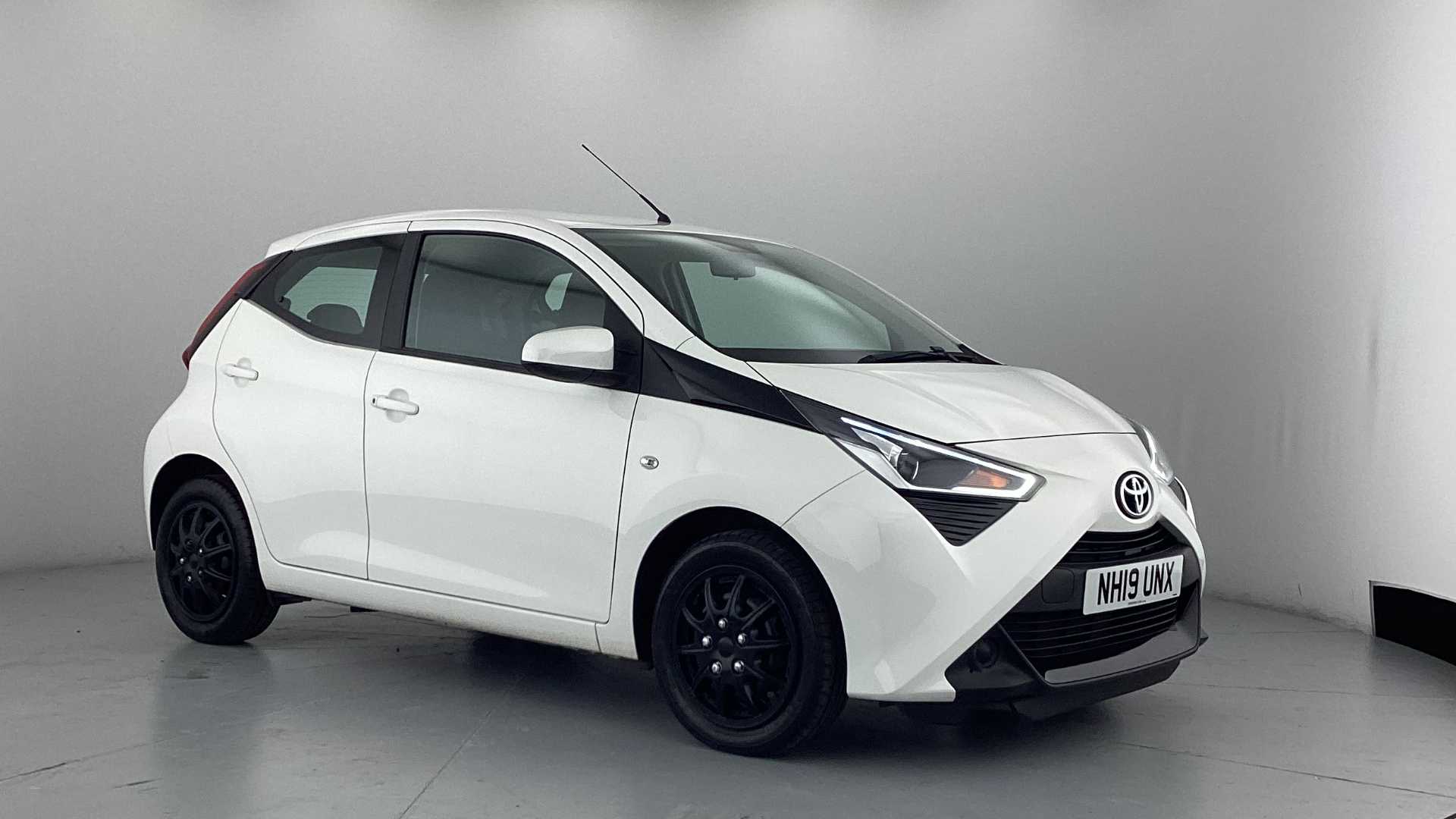 Main listing image - Toyota Aygo