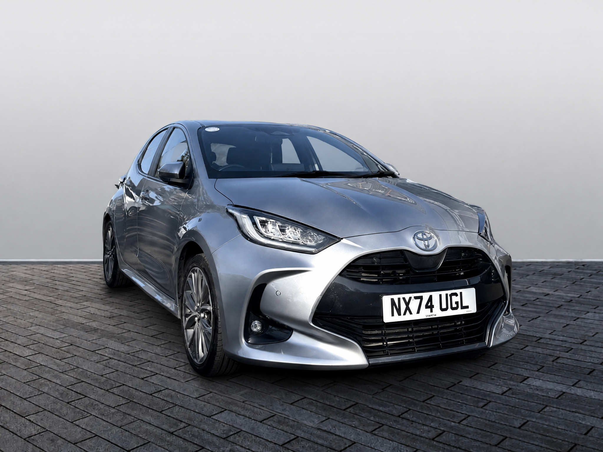 Main listing image - Toyota Yaris