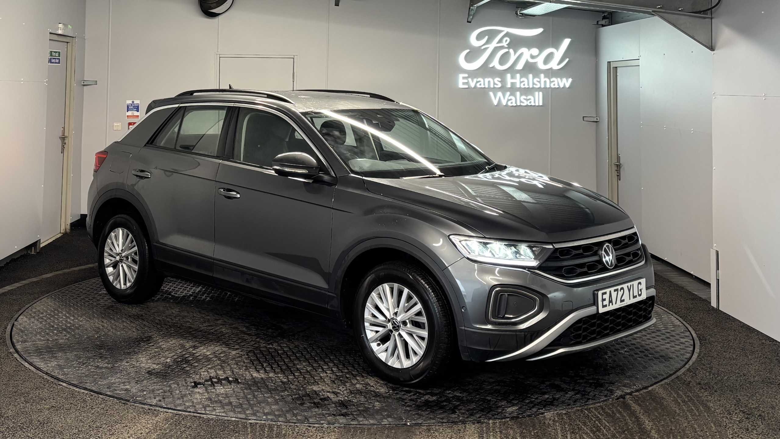 Main listing image - Volkswagen T-Roc