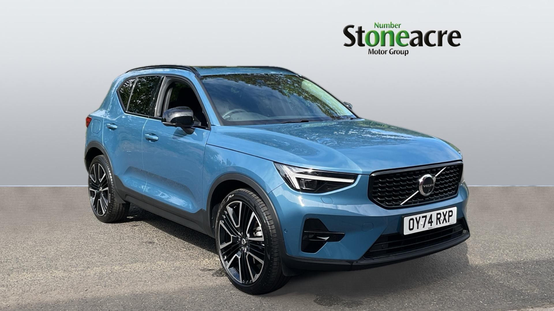 Main listing image - Volvo XC40