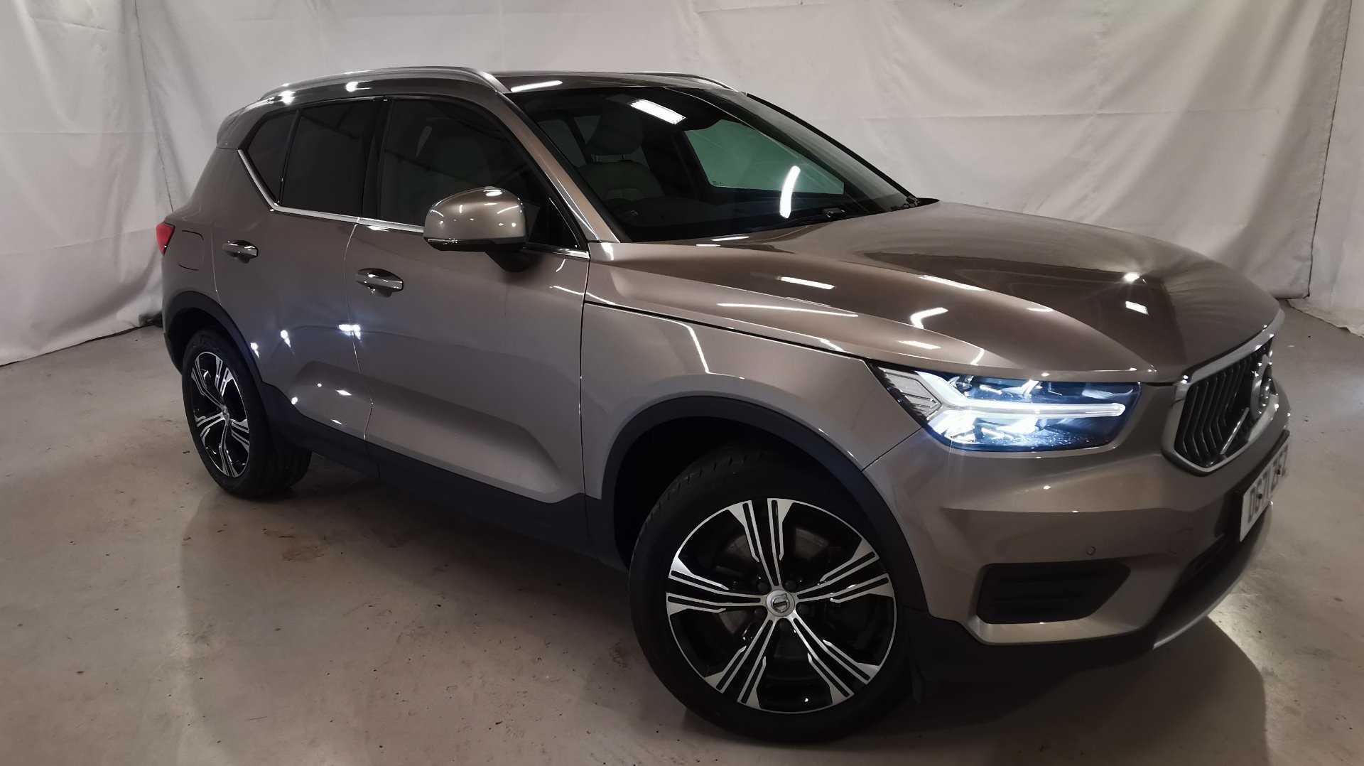 Main listing image - Volvo XC40 Recharge