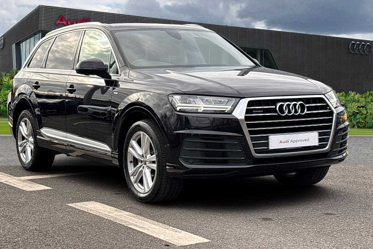 Main listing image - Audi Q7