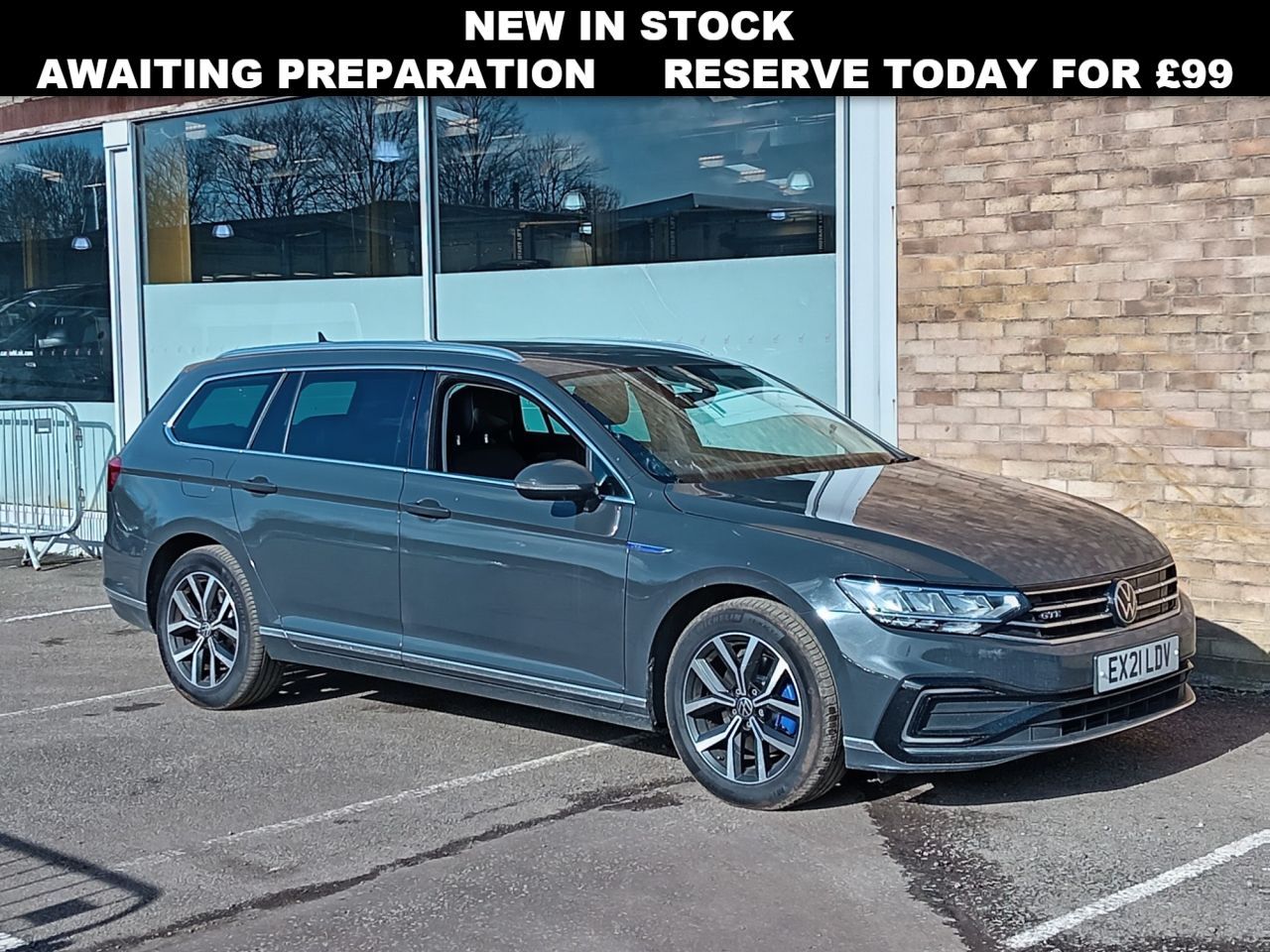 Main listing image - Volkswagen Passat GTE