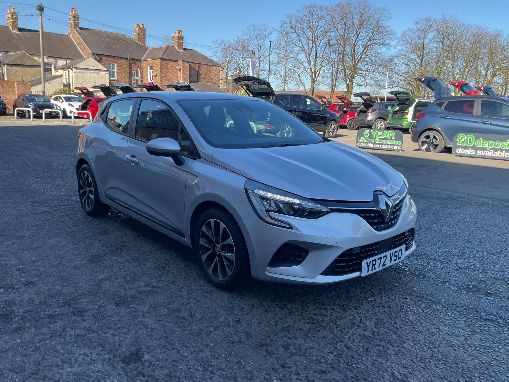 Main listing image - Renault Clio