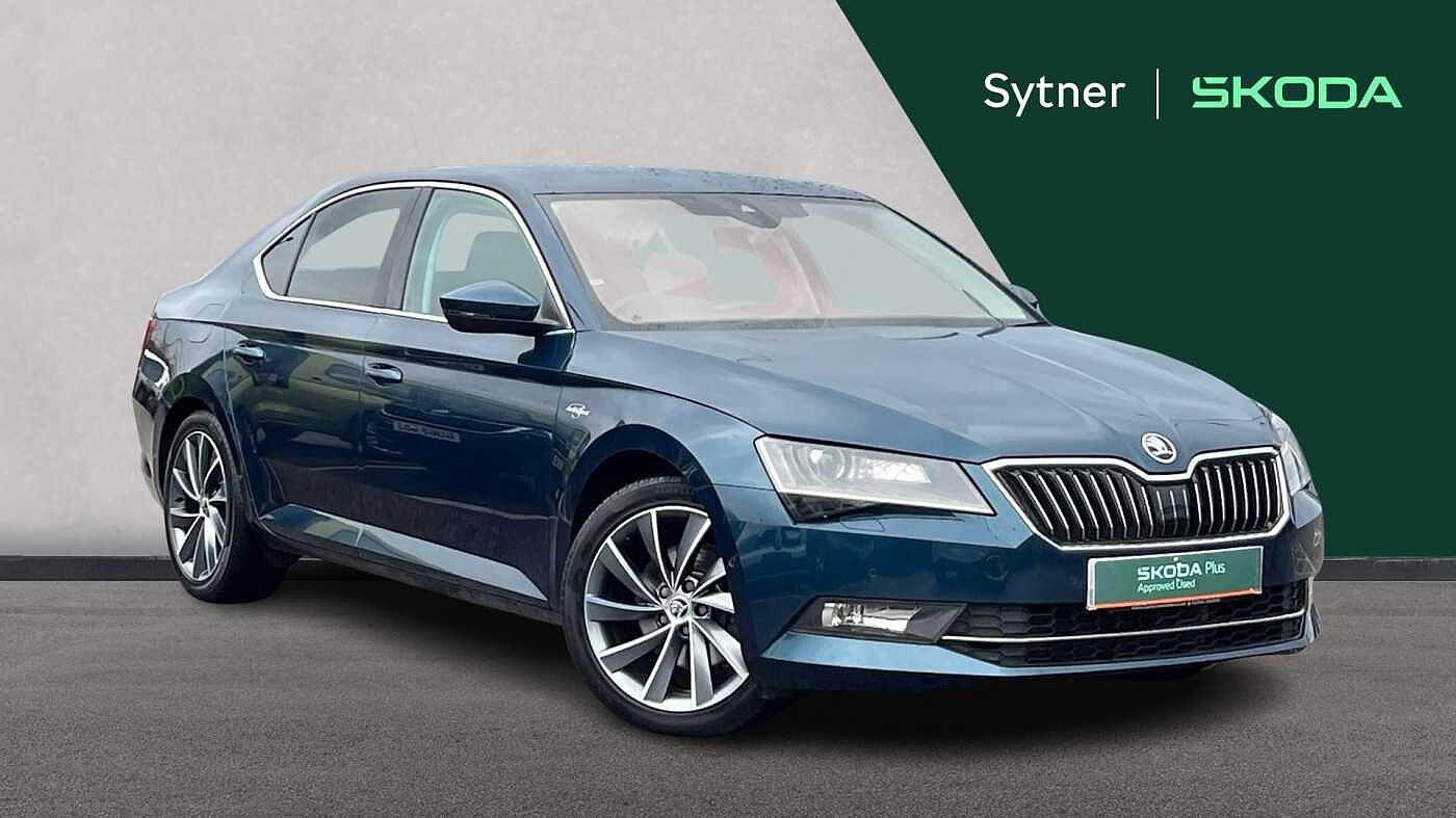 Main listing image - Skoda Superb