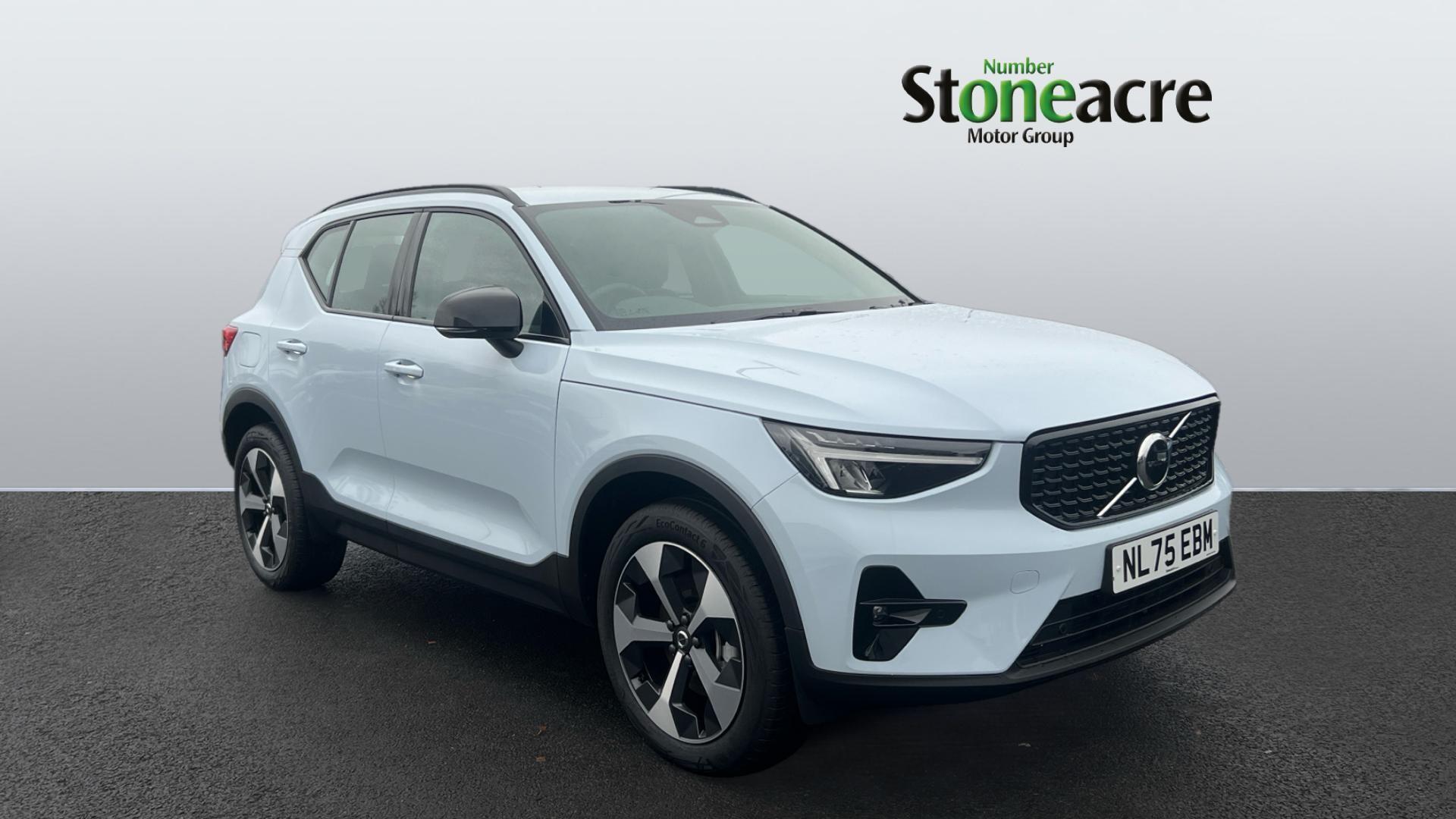 Main listing image - Volvo XC40