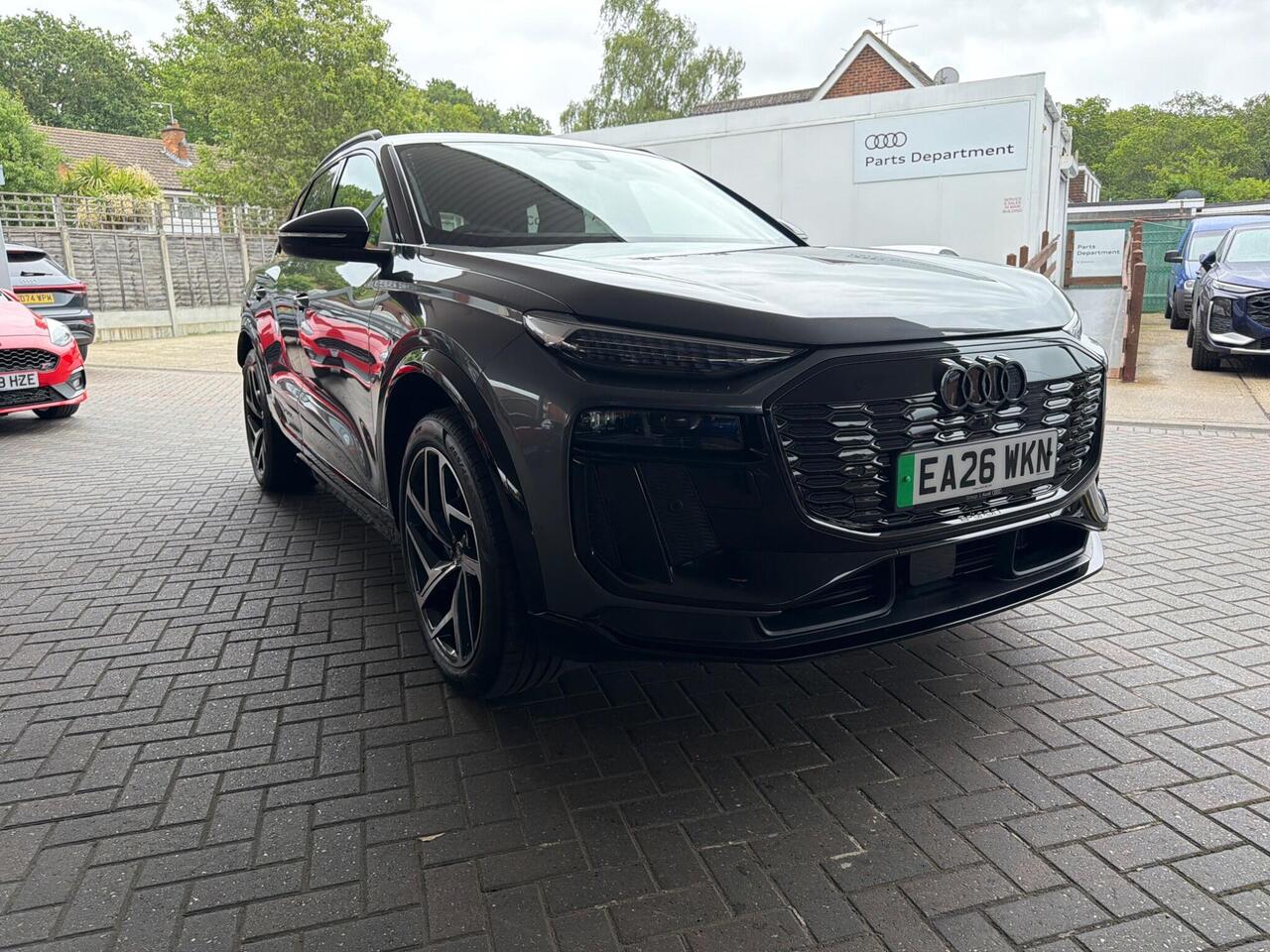 Main listing image - Audi Q6